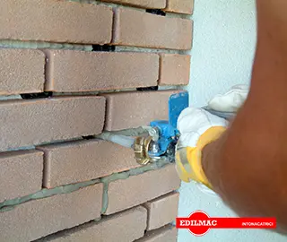 stilatura di fughe mattoni faccia vista con fugatrice FC 20